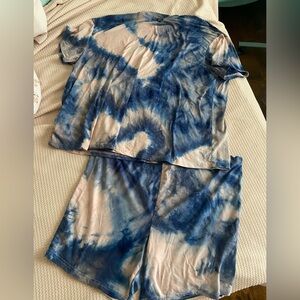 Tie Dye Lounge Set 🩷💙 Size 2XL